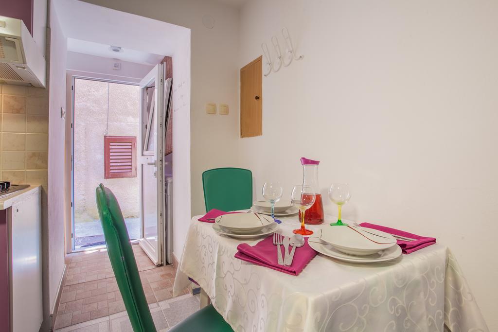 Lena Apartman